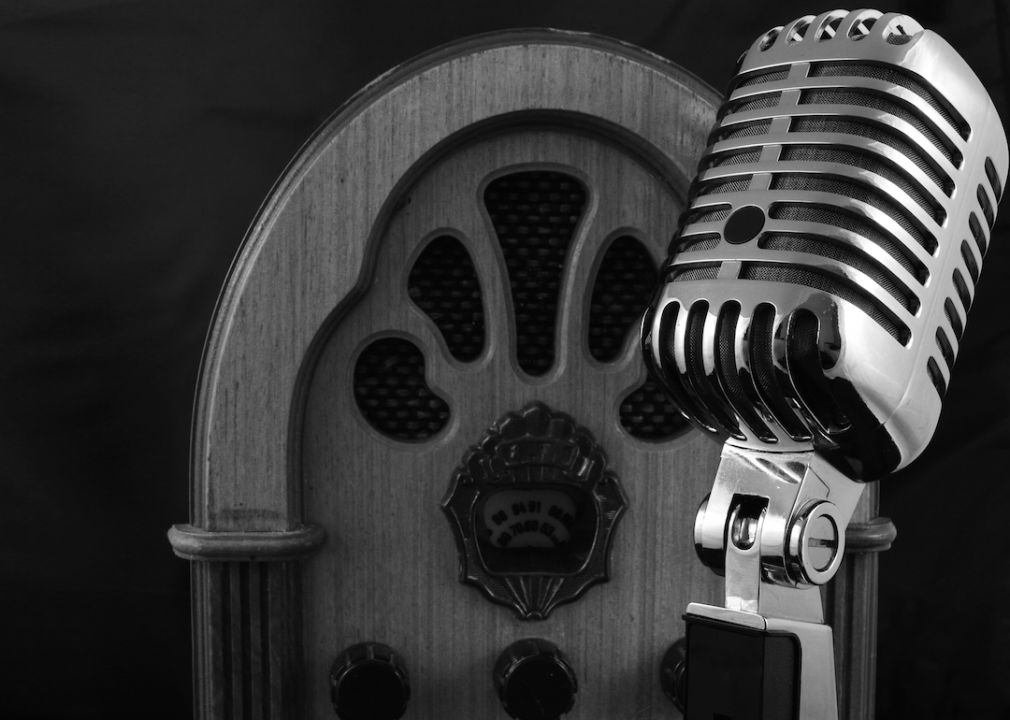 1927: Floyd Joseph Calvin hosts the first Black radio show